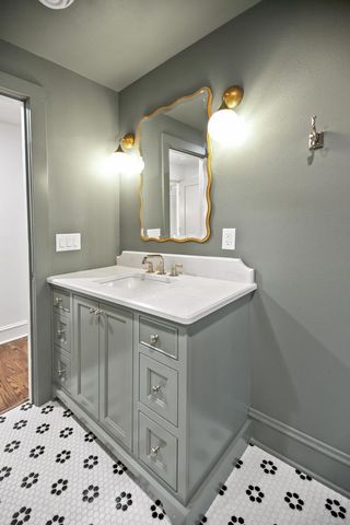 6054 N Bay Ridge AVENUE, Whitefish Bay, WI 53217