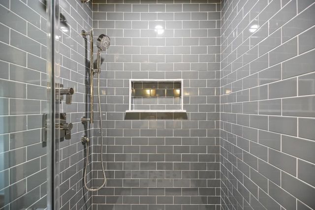 6054 N Bay Ridge AVENUE, Whitefish Bay, WI 53217