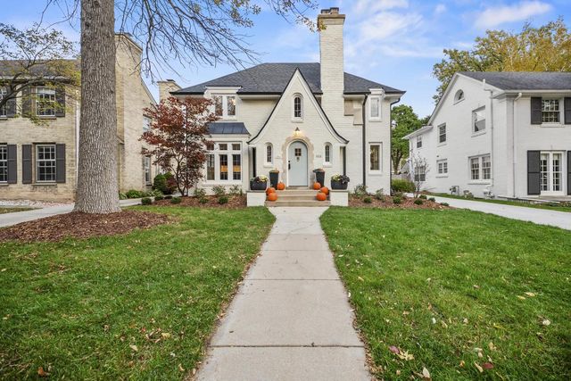 6054 N Bay Ridge AVENUE, Whitefish Bay, WI 53217
