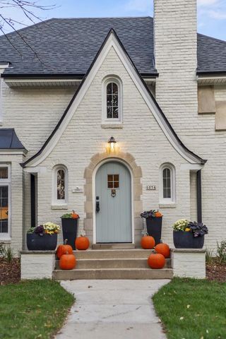 6054 N Bay Ridge AVENUE, Whitefish Bay, WI 53217