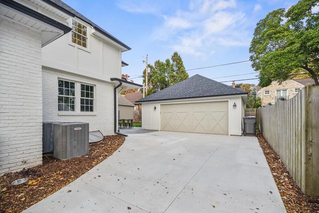 6054 N Bay Ridge AVENUE, Whitefish Bay, WI 53217