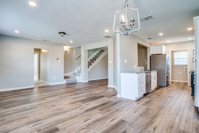 509 Edgemont Avenue, Dallas, TX 75216