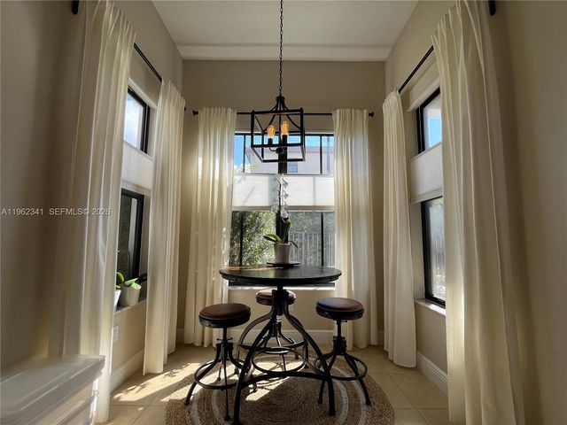 8353 NW 38th St, Cooper City, FL 33024