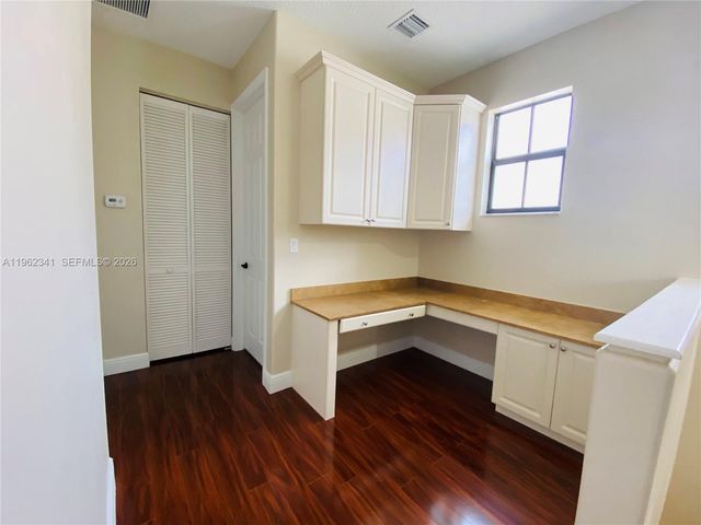 8353 NW 38th St, Cooper City, FL 33024