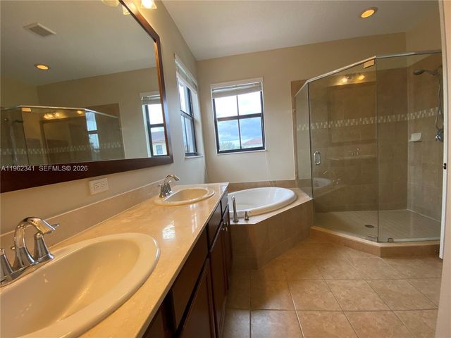 8353 NW 38th St, Cooper City, FL 33024