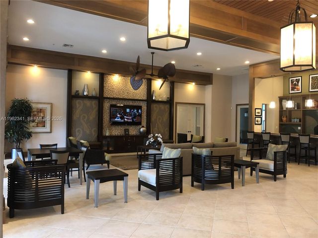 8353 NW 38th St, Cooper City, FL 33024