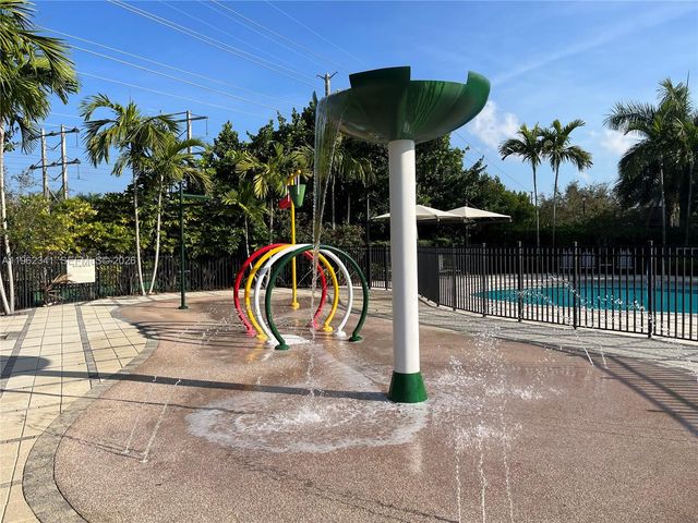 8353 NW 38th St, Cooper City, FL 33024