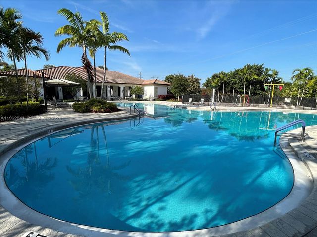 8353 NW 38th St, Cooper City, FL 33024