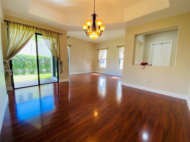 8353 NW 38th St, Cooper City, FL 33024