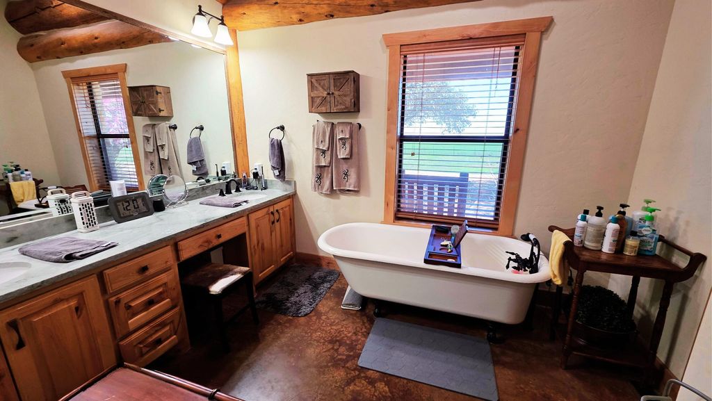 Image 17 of property listing at 4335 Hwy 190, Rochelle, TX 76872