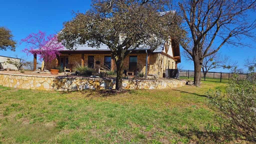 Image 4 of property listing at 4335 Hwy 190, Rochelle, TX 76872