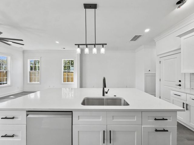 2035 Echo Avenue, North Charleston, SC 29405