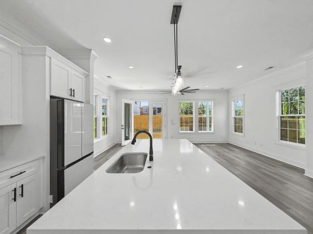 2035 Echo Avenue, North Charleston, SC 29405