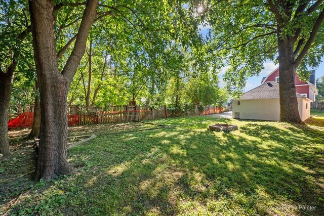 468 Locust Street, Elgin, IL 60123