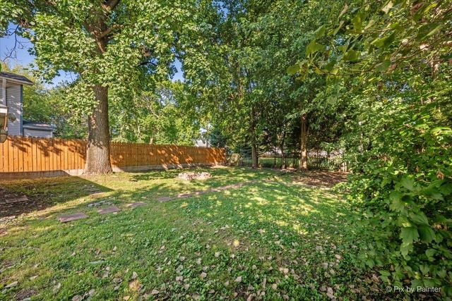 468 Locust Street, Elgin, IL 60123