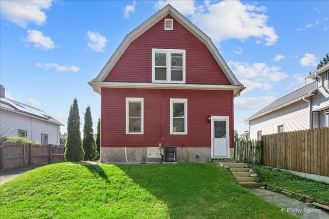 468 Locust Street, Elgin, IL 60123