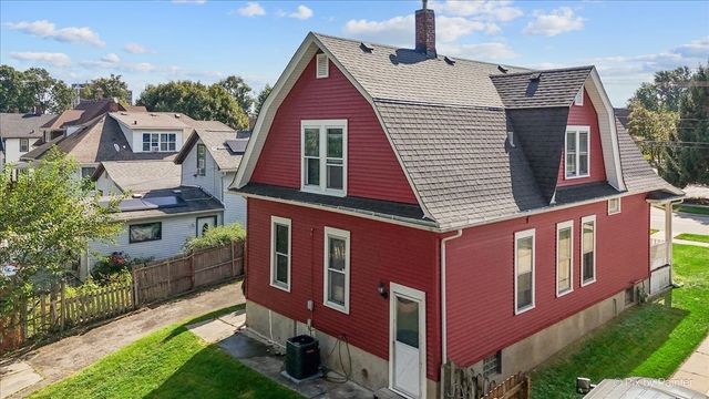 468 Locust Street, Elgin, IL 60123