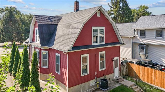 468 Locust Street, Elgin, IL 60123