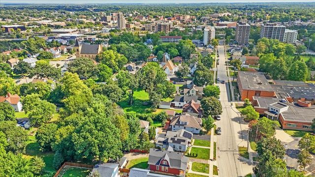 468 Locust Street, Elgin, IL 60123