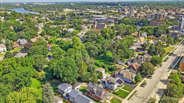 468 Locust Street, Elgin, IL 60123