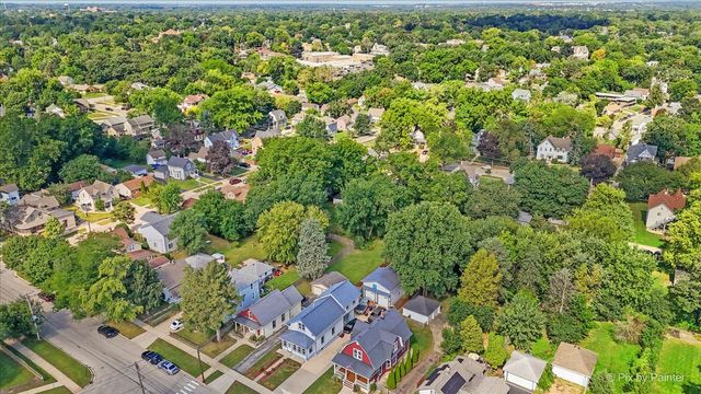 468 Locust Street, Elgin, IL 60123