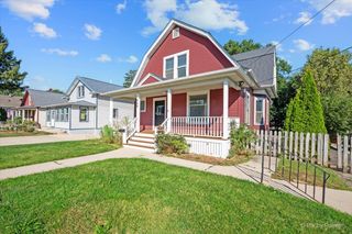 468 Locust Street, Elgin, IL 60123