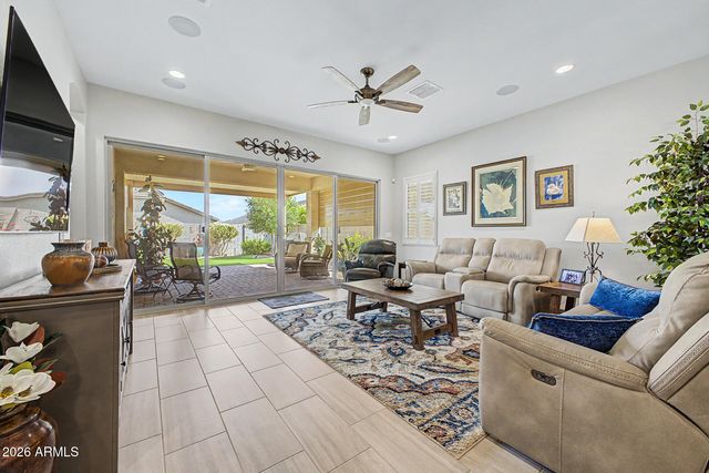 2864 W SANTA FE Drive, Queen Creek, AZ 85144