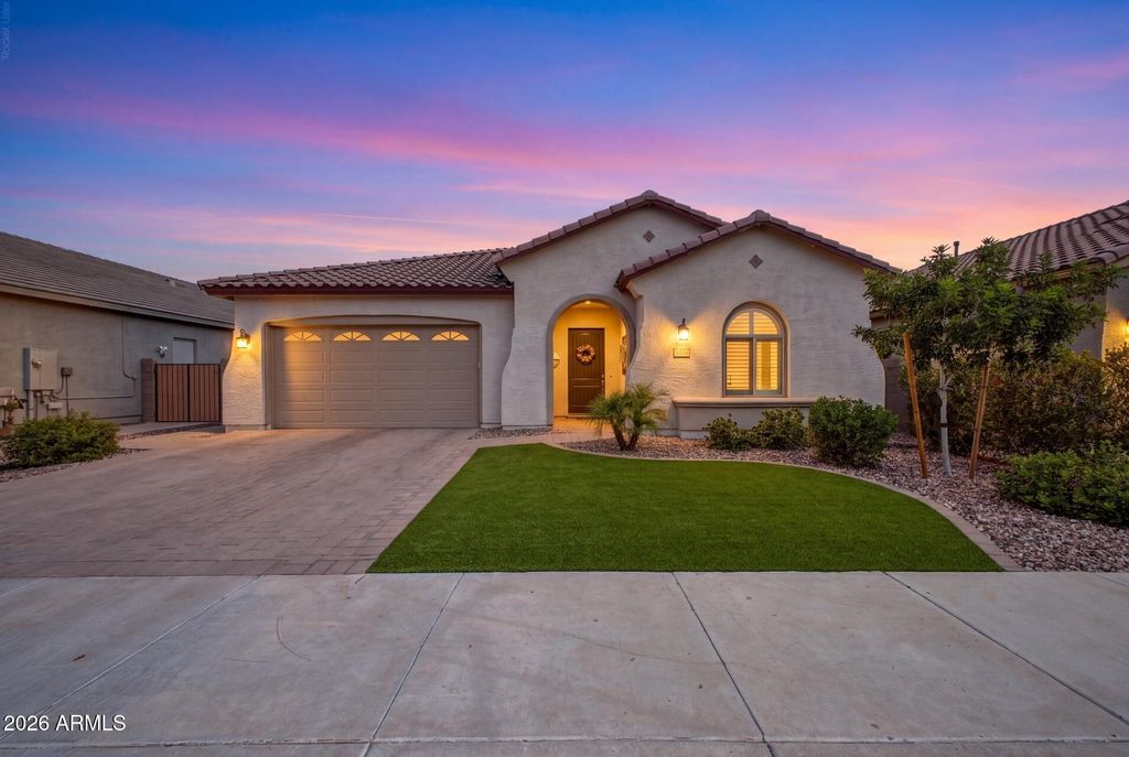 2864 W SANTA FE Drive, Queen Creek, AZ 85144