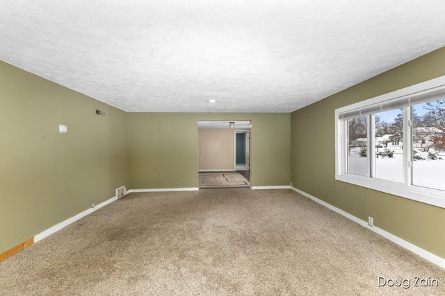 12040 Macclain Street, Cedar Springs, MI 49319