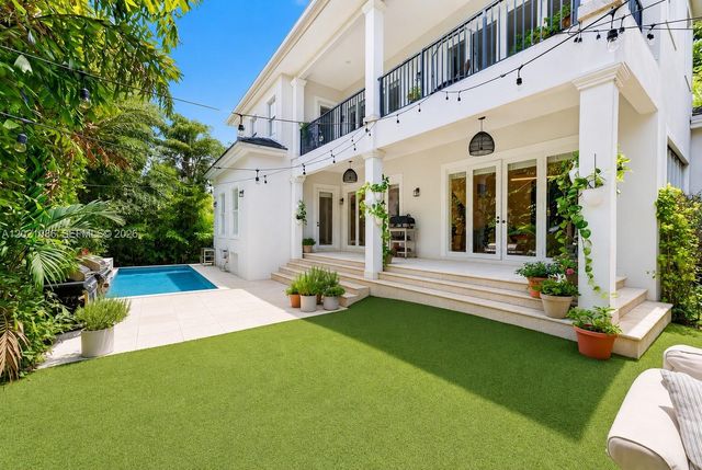 442 Ridgewood Rd, Key Biscayne, FL 33149