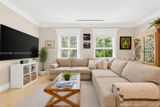 442 Ridgewood Rd, Key Biscayne, FL 33149