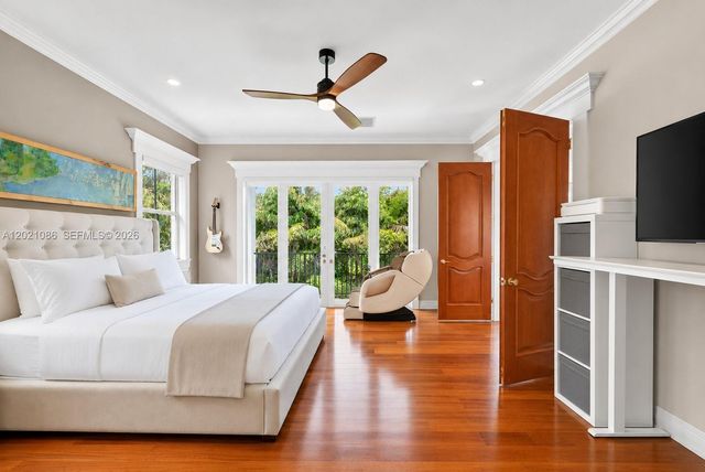 442 Ridgewood Rd, Key Biscayne, FL 33149