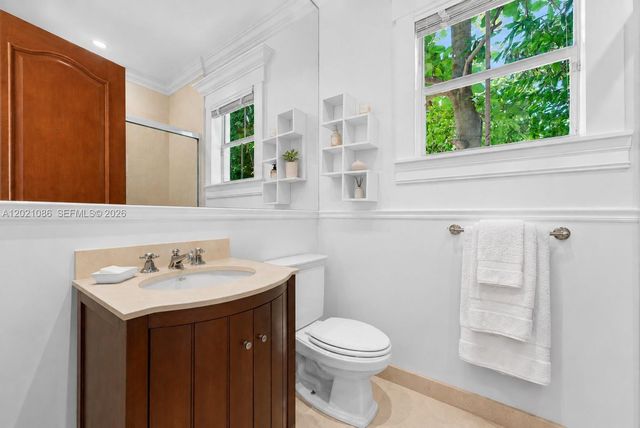442 Ridgewood Rd, Key Biscayne, FL 33149