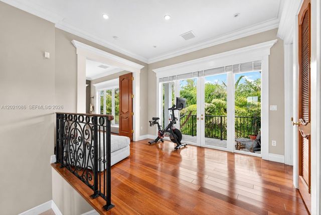 442 Ridgewood Rd, Key Biscayne, FL 33149