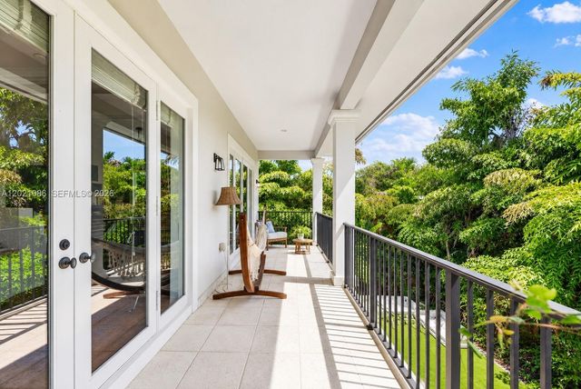 442 Ridgewood Rd, Key Biscayne, FL 33149