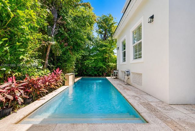 442 Ridgewood Rd, Key Biscayne, FL 33149
