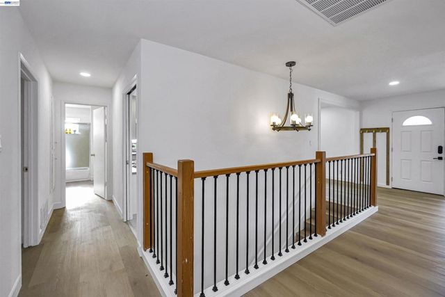 18286 Center St, Castro Valley, CA 94546