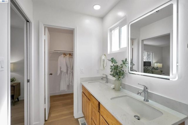 18286 Center St, Castro Valley, CA 94546