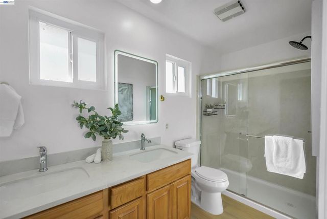 18286 Center St, Castro Valley, CA 94546