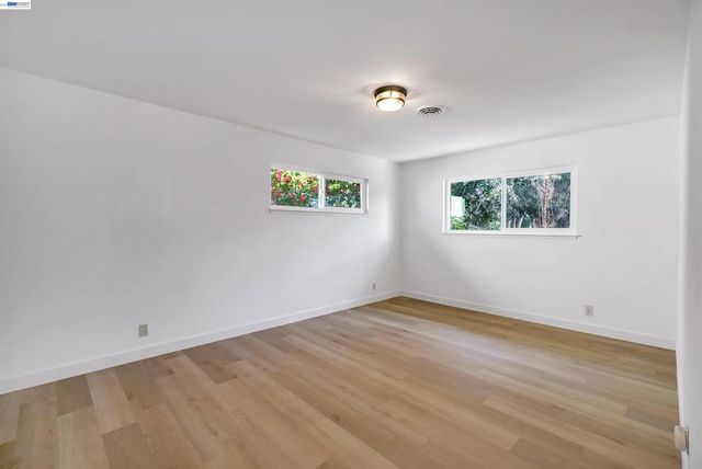 18286 Center St, Castro Valley, CA 94546