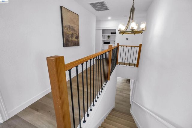 18286 Center St, Castro Valley, CA 94546