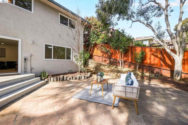 18286 Center St, Castro Valley, CA 94546