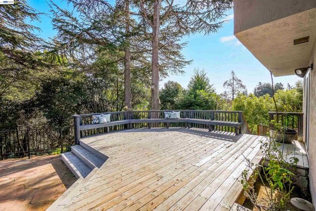 18286 Center St, Castro Valley, CA 94546