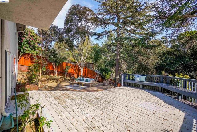 18286 Center St, Castro Valley, CA 94546