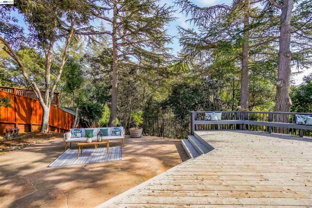 18286 Center St, Castro Valley, CA 94546