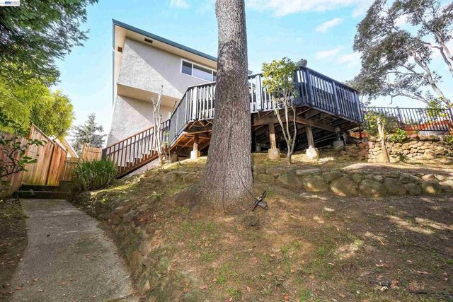 18286 Center St, Castro Valley, CA 94546