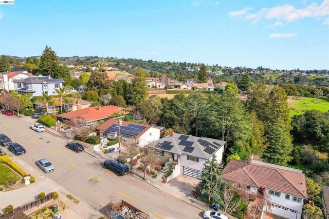 18286 Center St, Castro Valley, CA 94546