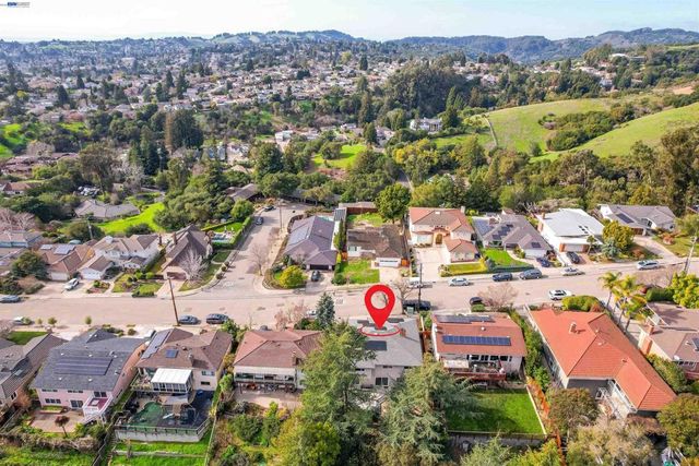 18286 Center St, Castro Valley, CA 94546