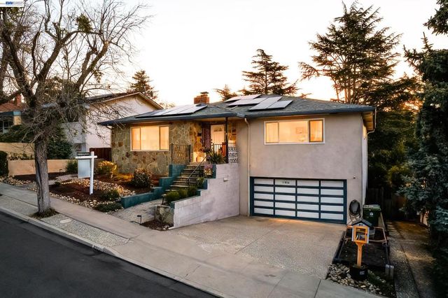 18286 Center St, Castro Valley, CA 94546