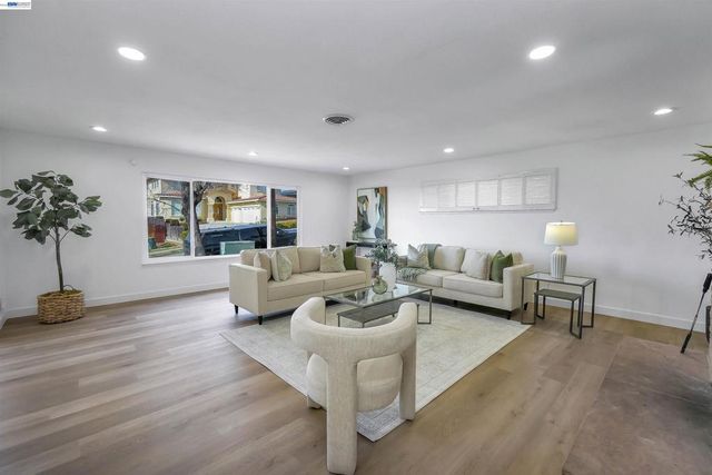 18286 Center St, Castro Valley, CA 94546